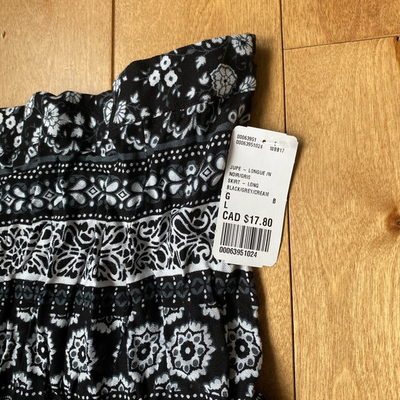 XXI NWT Skirt - Picture 3 of 3